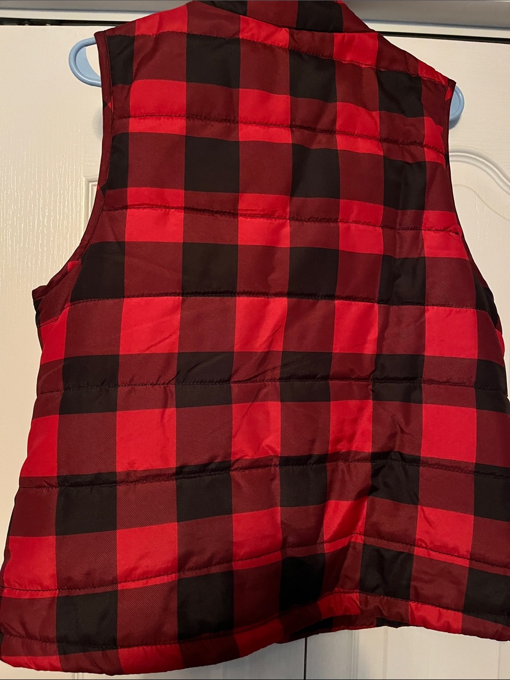 Women’s size large Red Buffalo Plaid Puffer Vest - Picture 3 of 3